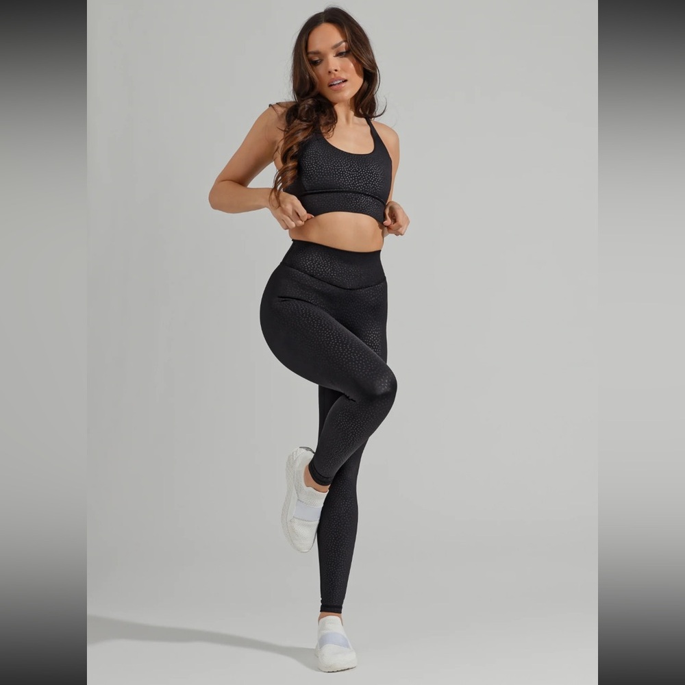 Buffbunny Rosa Sports Bra V2 - Embossed
Bossy Print Large - Picture 4 of 11